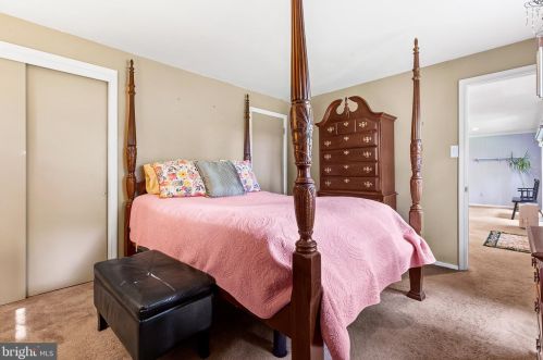 614 Meadowvale Ln, Media PA 19063-5015 exterior