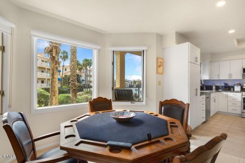 1743 Emerald Isle Way, Oxnard CA  93035-2972 exterior