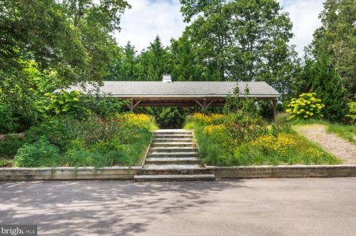 166 Cardamon Dr, Edgewater MD  21037-1130 exterior