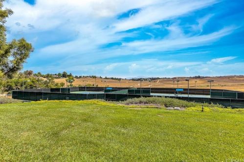 31150 Avenida Del Reposo, Temecula CA 92591-1719 exterior