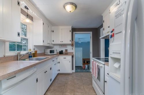 494 Main St, Hartford CT 06109-1818 exterior