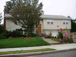 266 Derby St, Newton, MA 02465-1006