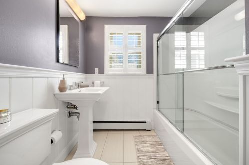 32 Hall Pl, Quincy MA 02169-4025 exterior