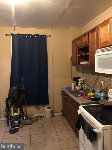 3912 Darien St, Philadelphia PA 19140-3211 exterior