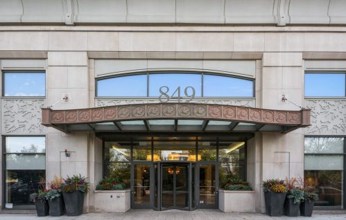 849 Franklin St, Chicago IL 60610-8793 exterior