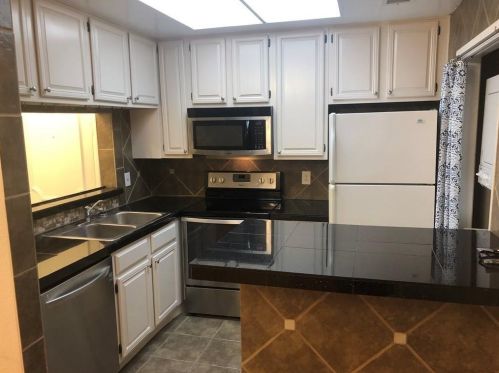 806 24th St, Austin TX  78705-4730 exterior