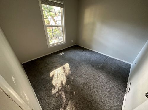 2720 Iroquois Rd, Waukegan IL 60087-4549 exterior