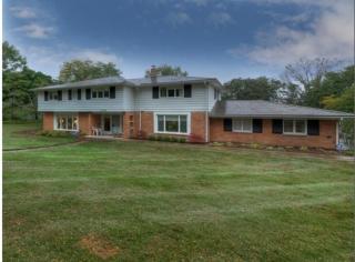 24049 Laureldale Rd, Cleveland OH  44122-2141 exterior