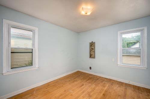 425 Fremont Pl, Milwaukee WI 53219-3066 exterior