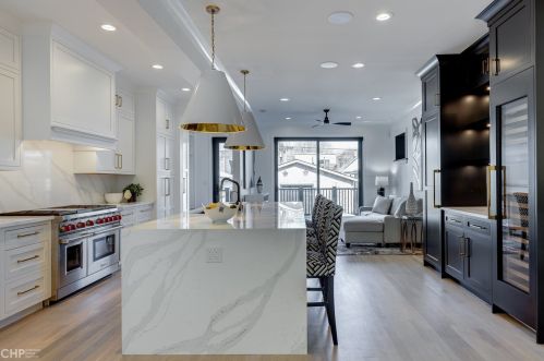 2637 Mozart St, Chicago IL  60647-1739 exterior