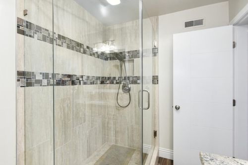 13561 Malena Dr, Tustin CA 92780-1914 exterior