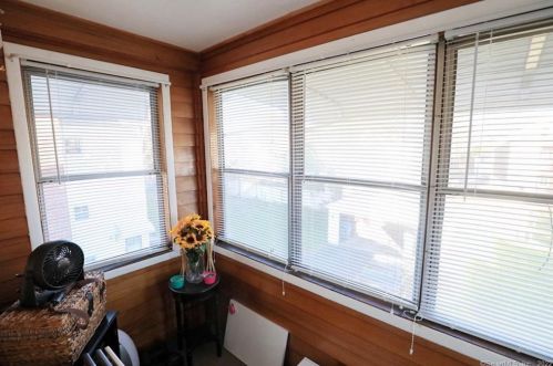 323 Oak St, New Britain CT 06051-1213 exterior