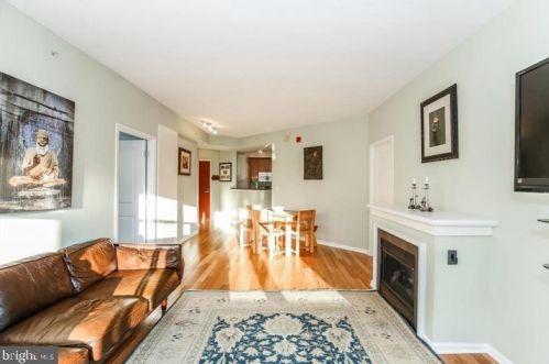 715 6th St, Washington, DC 20003-2735