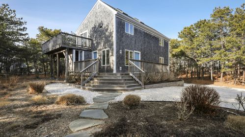 375 Hatch Rd, Eastham MA 02642-1847 exterior