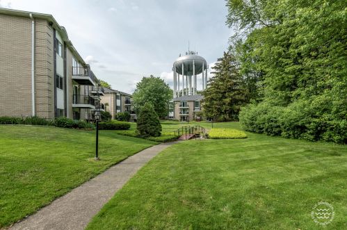 2759 Leonard St, Grand Rapids MI 49504-3788 exterior