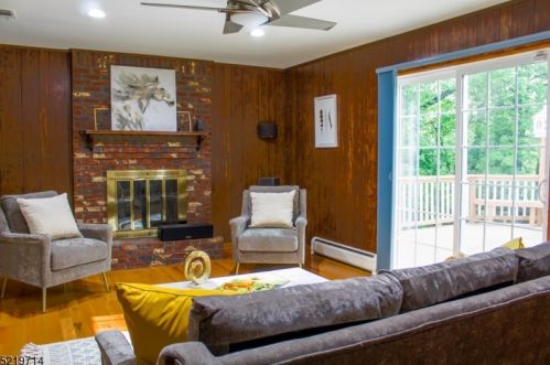 33 Elisa Ln, Clark, NJ 07066-1751