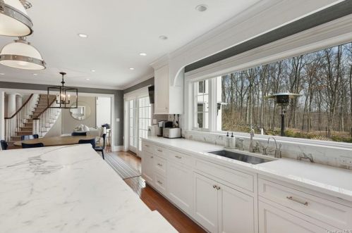 6 Long Pond Rd, Armonk NY 10504-2626 exterior