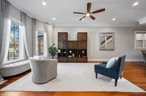 2447 Winona St, Chicago, IL 60625-2510