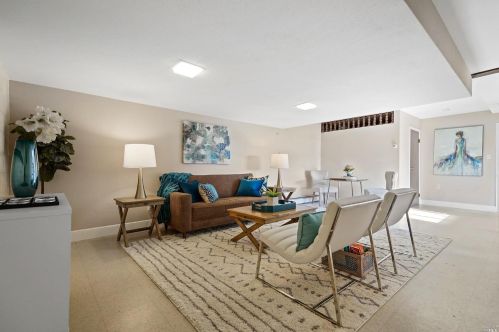 354 Strawberry Dr, Mill Valley CA 94941-2506 exterior