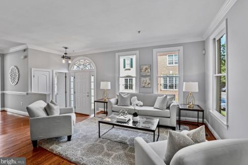 1626 Colonial Hills Dr, Mc Lean VA  22102-2938 exterior