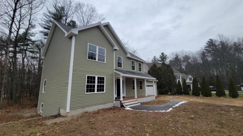 7 Lisa Ln, Concord, NH 03301-5948
