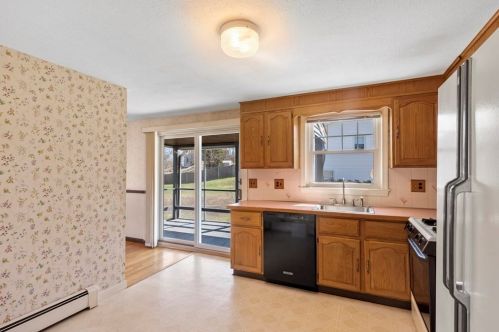 3 Dibiase St, Salem MA 01970-1031 exterior