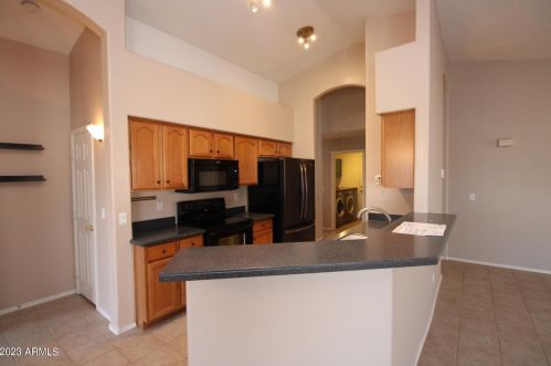 827 Ivanhoe St, Chandler AZ  85225-6947 exterior