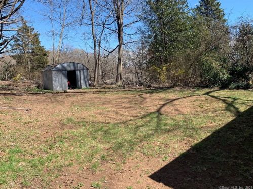 44 Ridgeland Rd, Wallingford CT 06492-2933 exterior