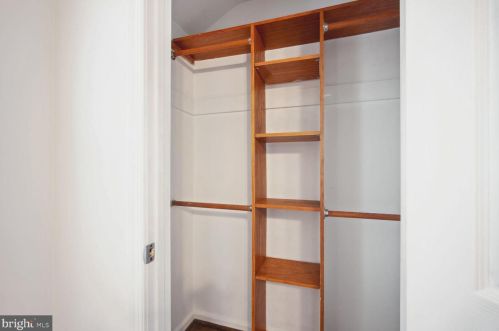 2836 Fairhaven Ave, Alexandria VA  22303-2209 exterior