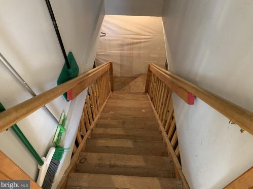 6 Kari Ct, Jackson Twp NJ 08527-1377 exterior