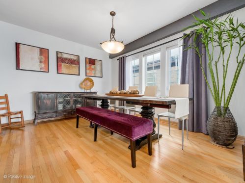 4831 Winnemac Ave, Chicago IL 60630-2432 exterior