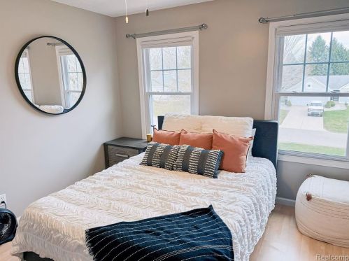 13176 Blackwood Dr, Dewitt MI 48820-8103 exterior