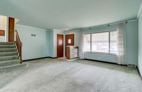 207 Augusta St, Broadview IL 60153-1028 exterior