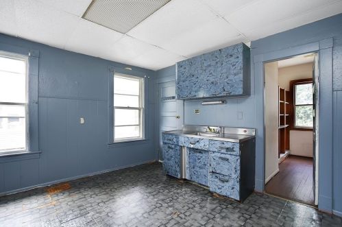 54 Lester St, Springfield MA 01108-2140 exterior