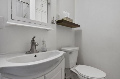 7314 Stevenson St, Milwaukee WI 53213-3649 exterior