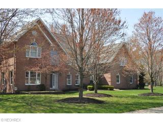 29224 Regency Cir, Cleveland, OH 44145-6701