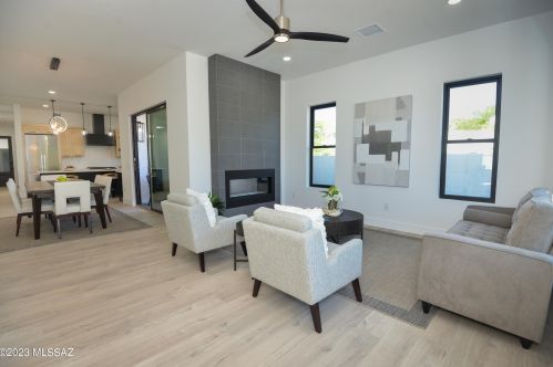 2302 5th St, Tucson AZ  85719-5209 exterior