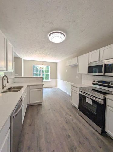 4256 Shoreside Cir, Lithonia GA  30039-6827 exterior