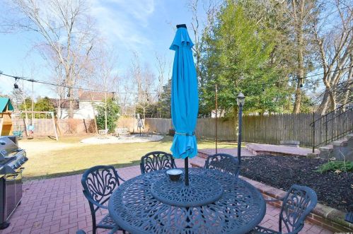 21 Nursery Rd, Huntington Station NY 11747-1028 exterior