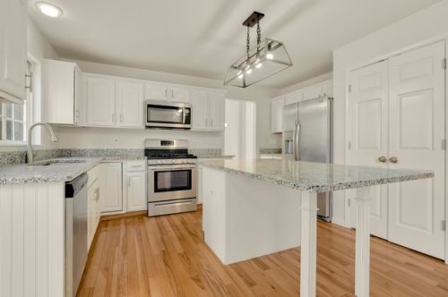 1715 Vlg Ct, Bull Valley IL 60014-2010 exterior