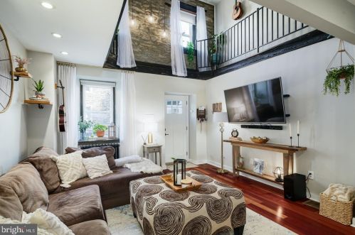 130 Krams Ave, Philadelphia, PA 19127-2011