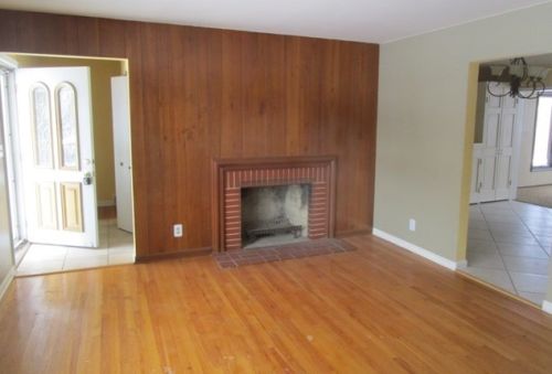 817 Gerry St, Bull Valley IL 60098-3606 exterior