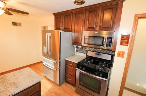 4740 70th St, Milwaukee WI  53218-4849 exterior