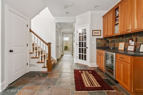 5048 Oakley Ave, Chicago IL 60625-1830 exterior