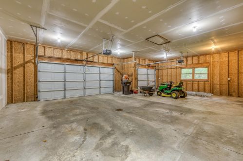 27526 Rolling Pines Ct, Lawton MI 49065-8601 exterior