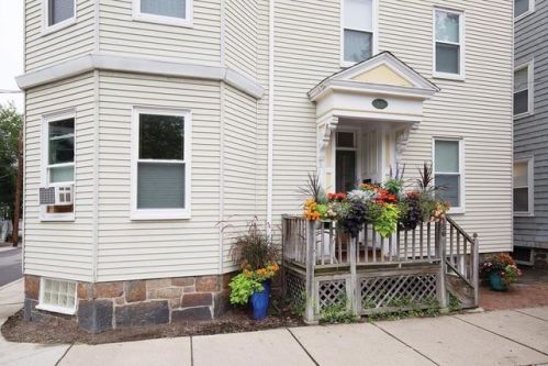 156 Chestnut St, Brookline MA  02445-7001 exterior