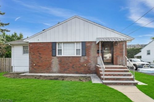 207 Maitland Ave, Paterson, NJ 07502-1647