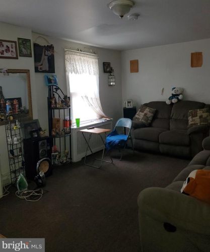 225 Tyler St, Trenton, NJ 08609-2519