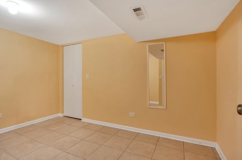 2311 Lunt Ave, Chicago IL  60645-4712 exterior