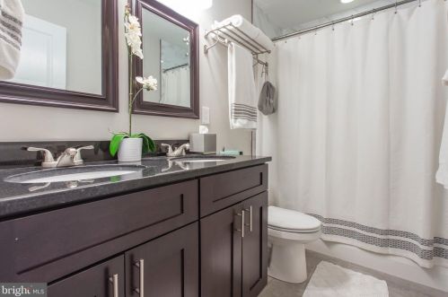 1233 Lawrence St, Philadelphia PA 19140-3348 exterior